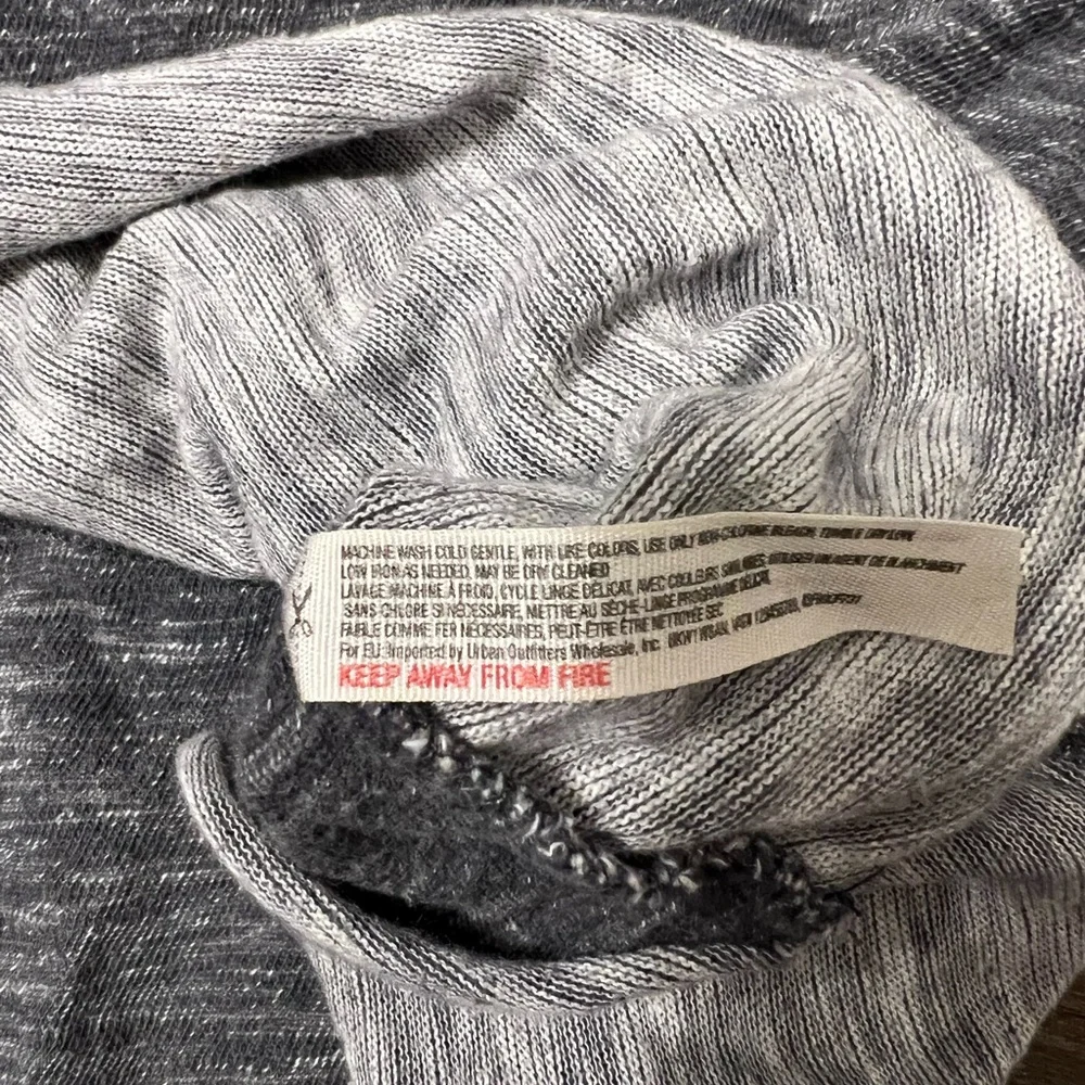 Like New Free People Beach Oversized Cowl Neck Top Size M/L - Picture 4 of 5